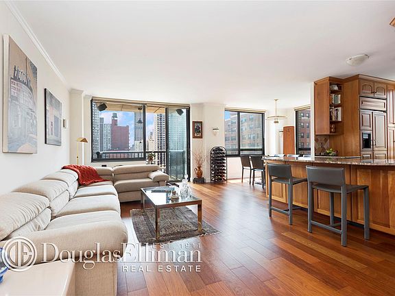2nd image of 171 E 84th St APT 12B