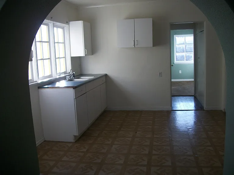 553 Cedar Ave — Photo 18