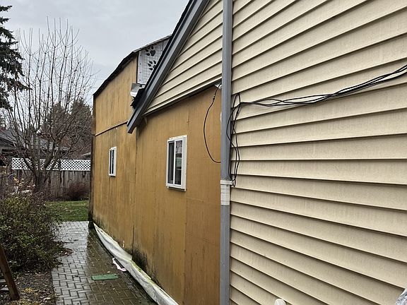 3rd image of 4019 NE 136th Ct