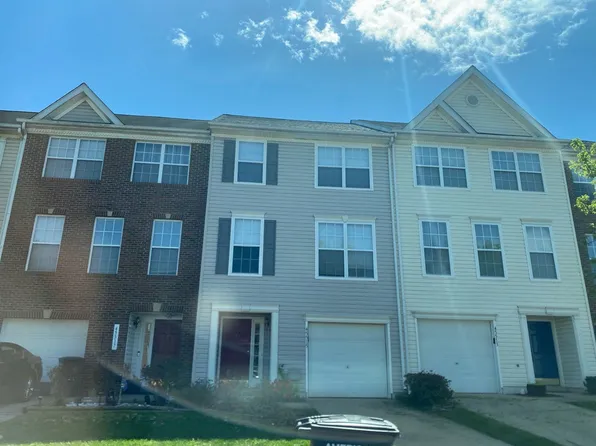 45515 Lakemont Sq, Sterling, VA 20165