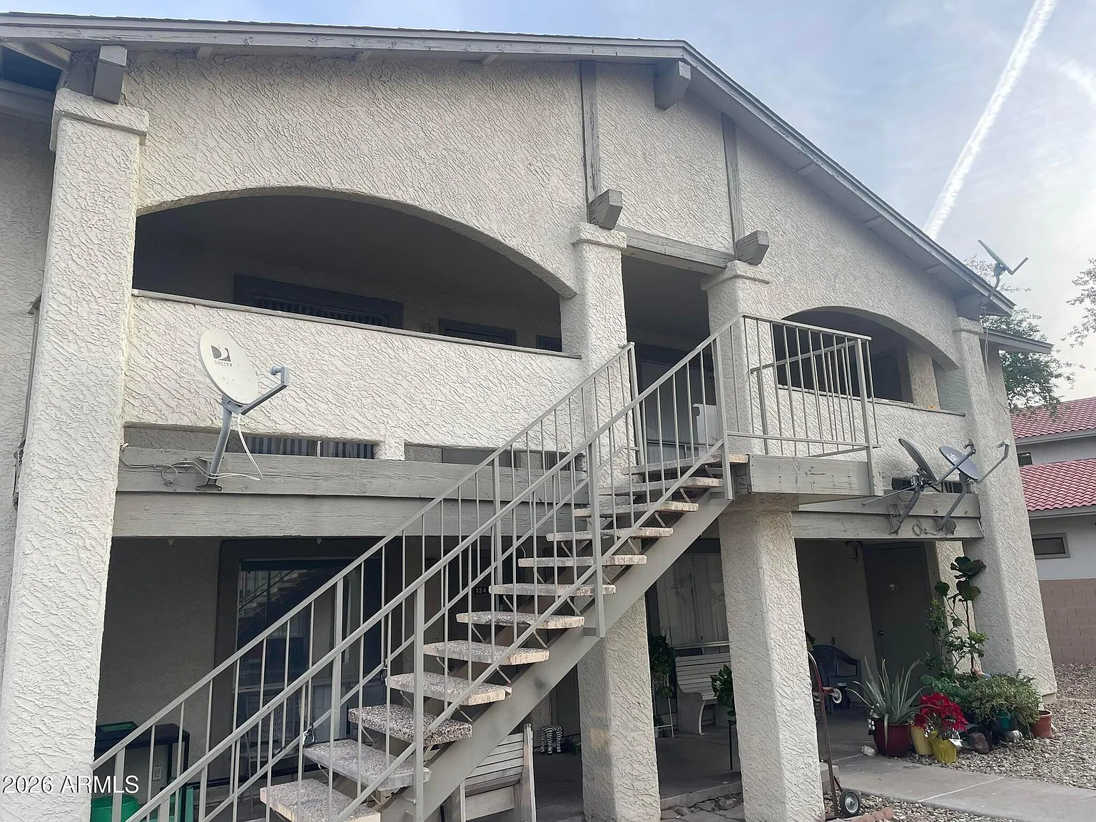 2 bed, 1.0 bath, 1799 sqft, $1,075 — Photo 1