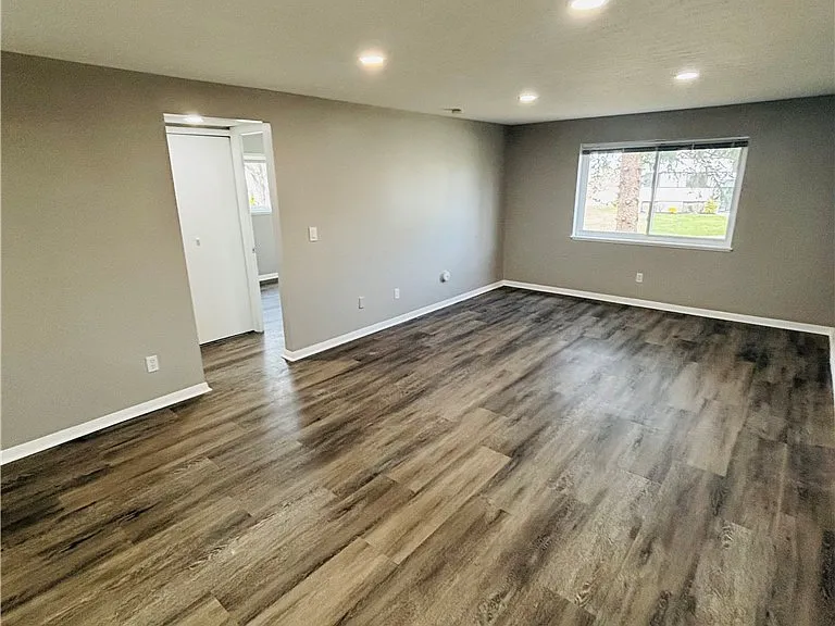 21045 Southbend Cir #6 — Photo 8