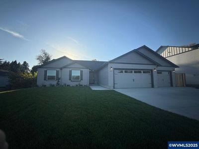 892 9th St, Harrisburg, OR, 97446