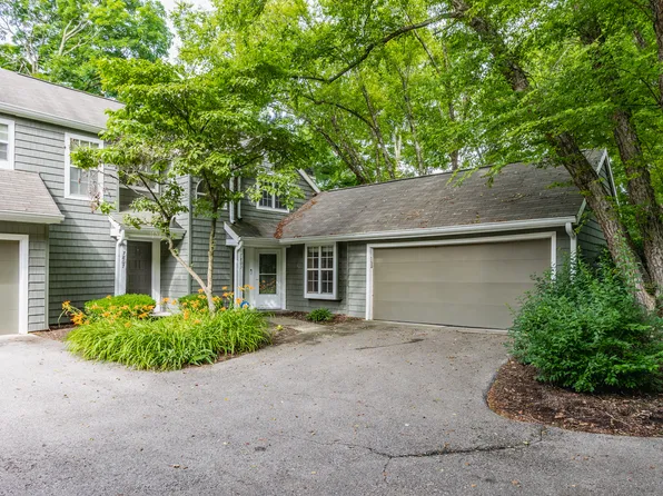 7803 Harbour Isle, Indianapolis, IN 46240