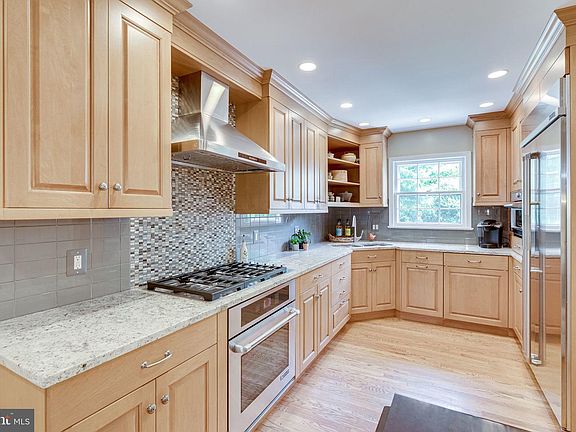 5th image of 4304 Gifford Pinchot Dr