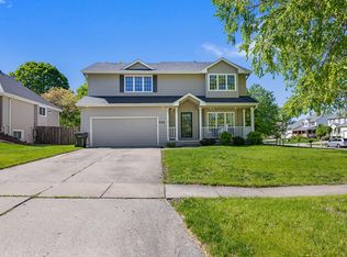 6566 Woodland Dr, West Des Moines, IA 50266