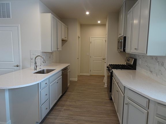5th image of 185 Sandstone Cir #185