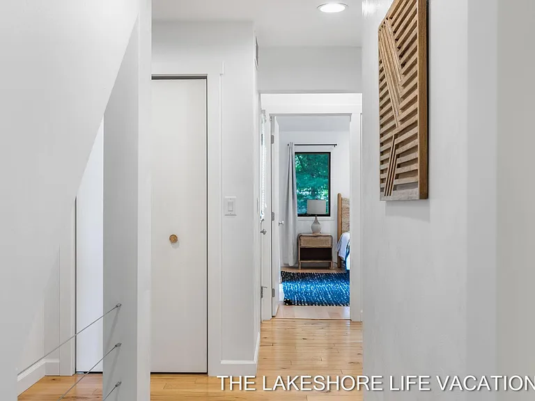3892 Lakeridge Dr — Photo 3