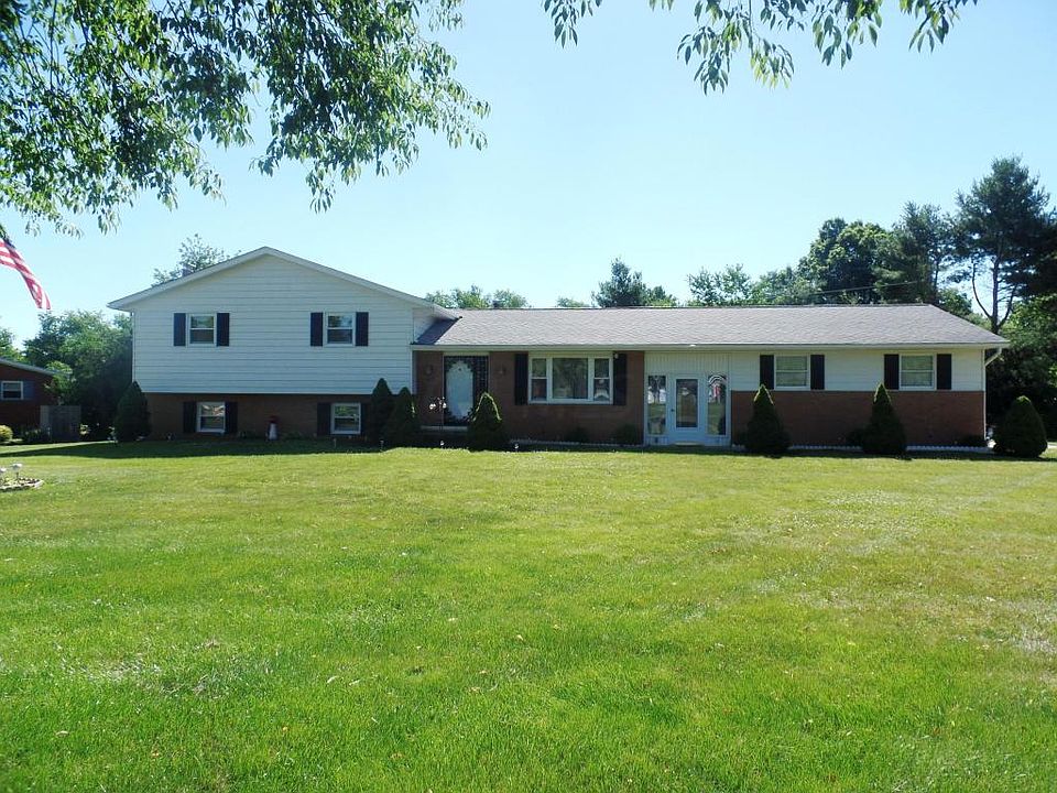 1st image of 130 Echo Dr
