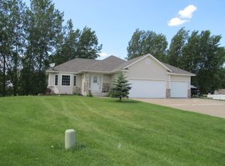 29794 Nathan Ave, Lindstrom, MN 55045