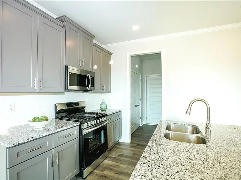 452 Hellen Valley Dr — Photo 10