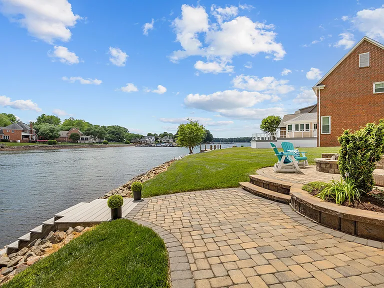 7322 Swansea Ln — Photo 31