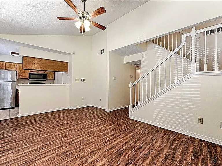 1473 Meadowood Village Dr — Photo 9