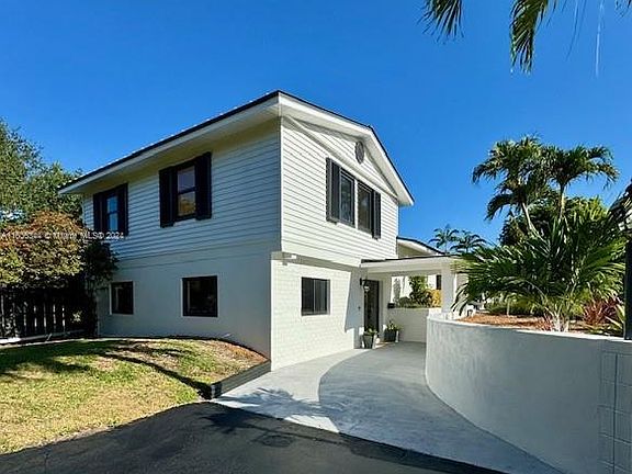 5th image of 15922 SW 83rd Ct