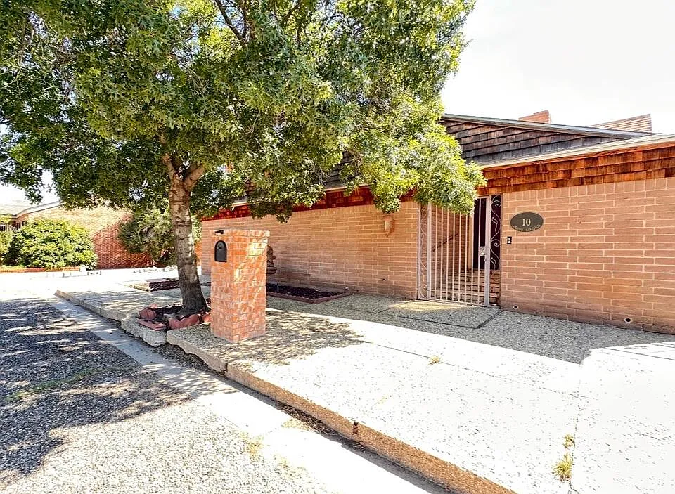 10 Arroyo Santiago