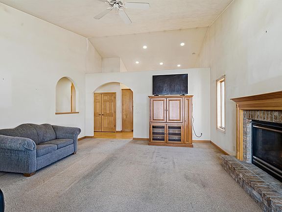 4th image of 4724 Fallview Ln