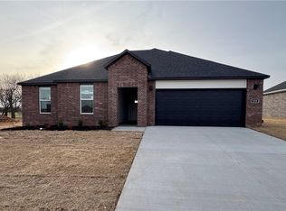 539 W Canada Dr, Farmington, AR 72730
