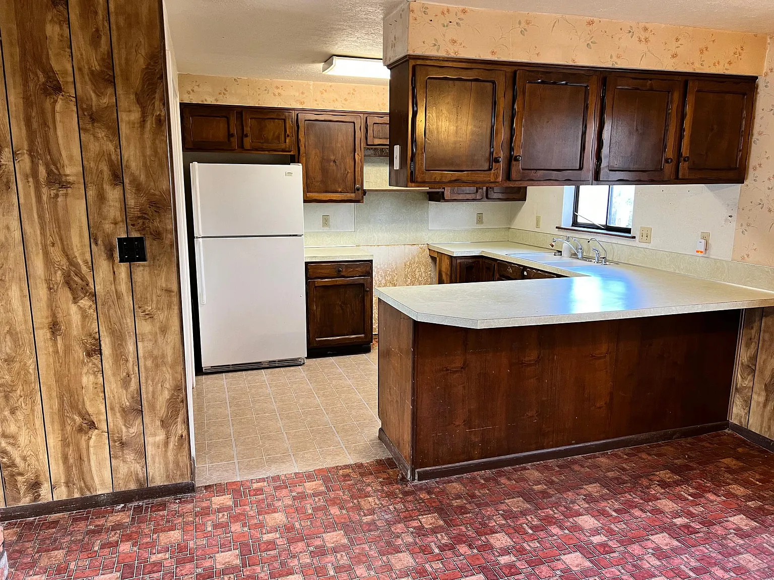 3 bed, 1198 sqft, $1,900 — Photo 3