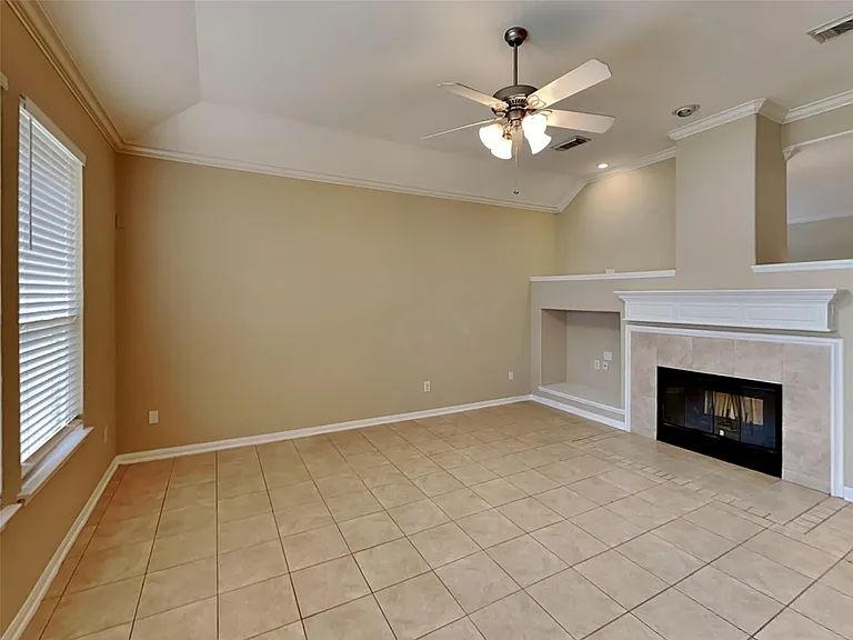 10923 Tattershall Ln — Photo 6