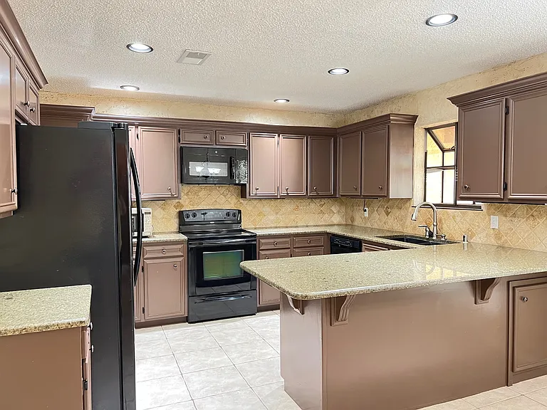 4107 Angelina Dr — Photo 5