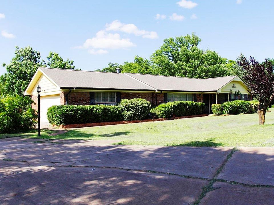 1st image of 3313 E Forest Park Dr