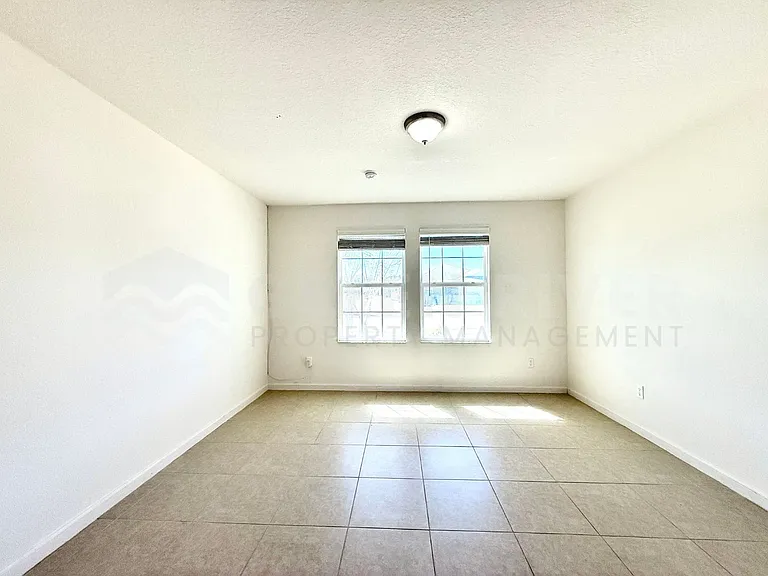 8704 Lake George Cir W — Photo 28