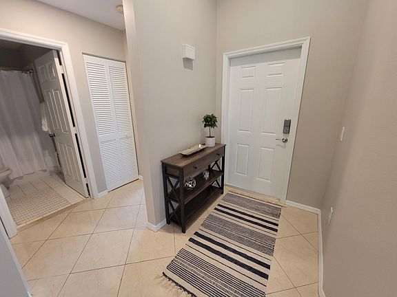 3rd image of 6655 Huntington Lakes Cir APT 202