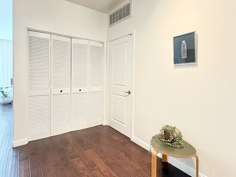 100 S Alameda St #232 — Photo 8