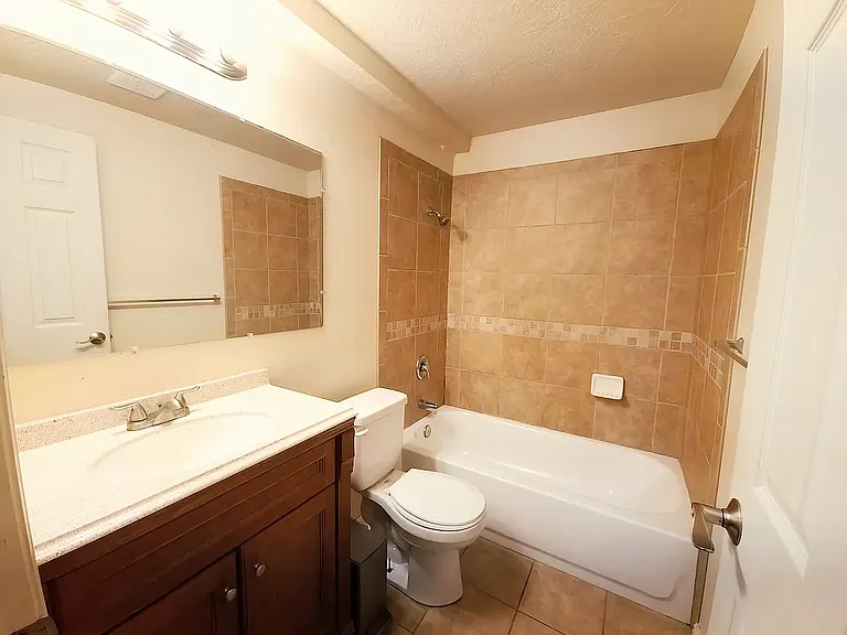 1429 N 550 W — Photo 12