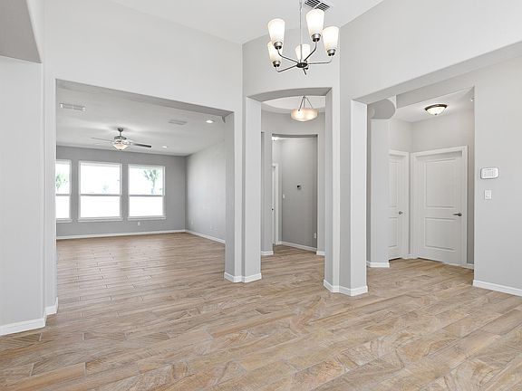 5th image of 4404 Ensenada Ave #Oqty3z