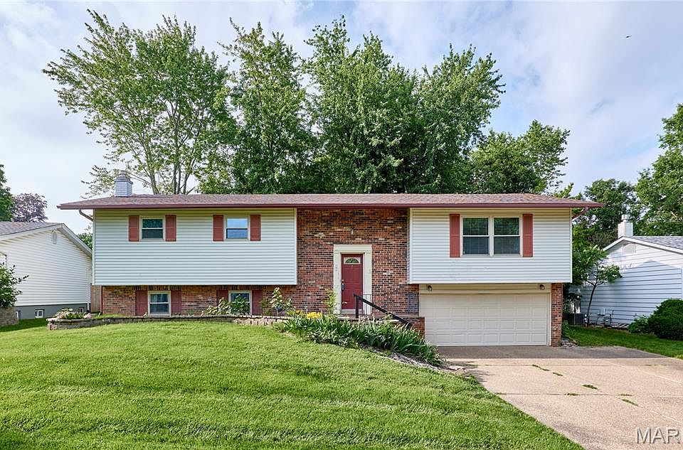 1st image of 22 Heather Dr
