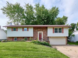 22 Heather Dr, Saint Peters, MO 63376
