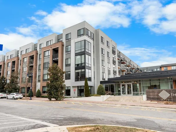 145 Riverhaven Dr Unit 551, Oxon Hill, MD 20745