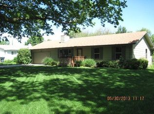 2524 Pioneer Blvd, Grand Island, NE 68801