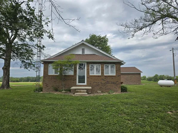 2333 County Road 800 Rd E, Burnt Prairie, IL 62820