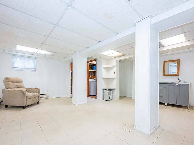 138 Harding Ave — Photo 19