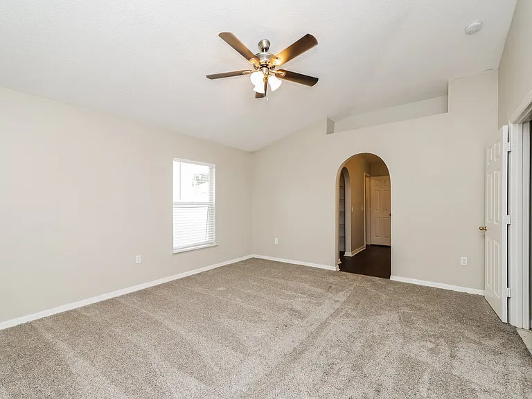 12814 Lake Vista Dr — Photo 10