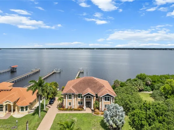 6120 River Shore Ct, North Fort Myers, FL 33917