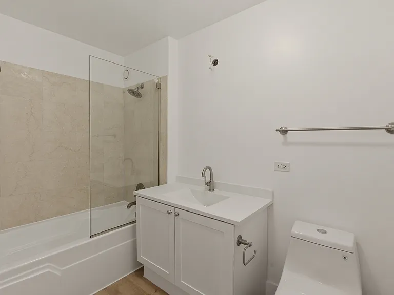 330 W Grand Ave #808 — Photo 10