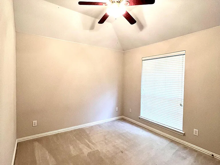 1305 Granger Dr — Photo 12