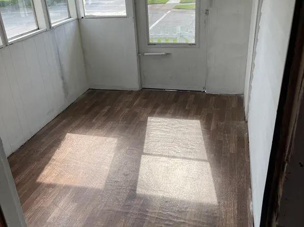 4635 S 1st St, Louisville, KY 40214