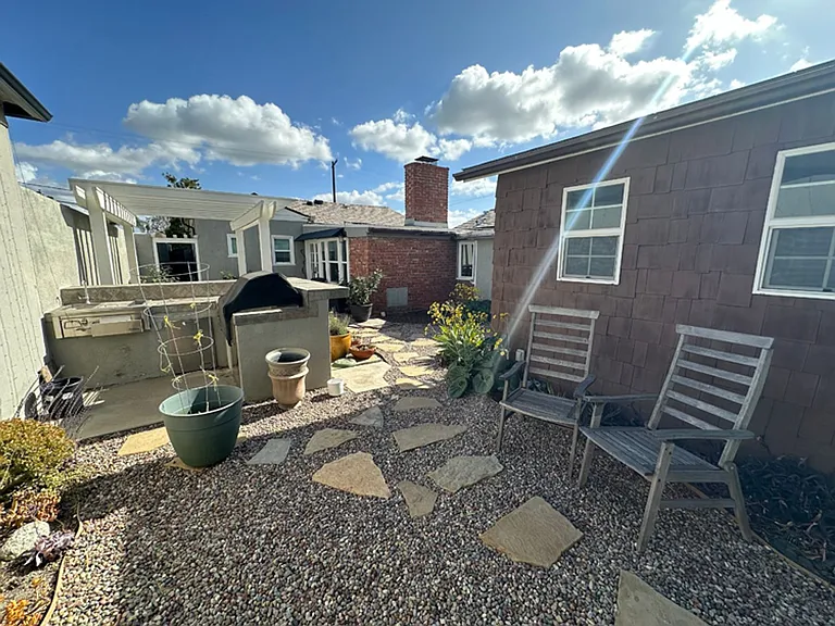 715 N Richman Ave — Photo 18