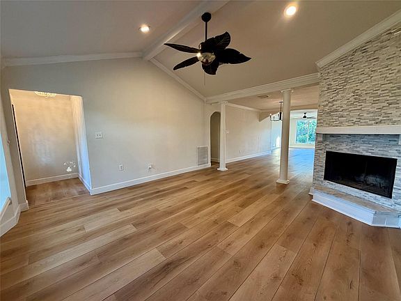 4th image of 11631 Langdon Ln