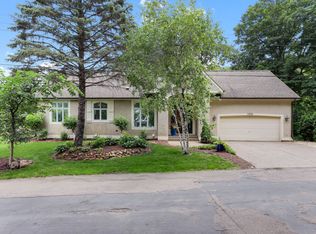 3825 Northome Ave, Deephaven, MN 55391