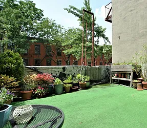 Rented by R New York