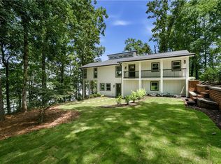 9790 Peninsula Dr, Gainesville, GA 30506