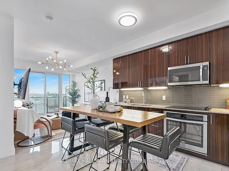 9608 Yonge St #1610A — Photo 4