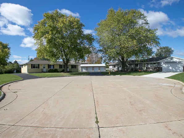 3850 Parkview Ct, Oshkosh, WI 54901