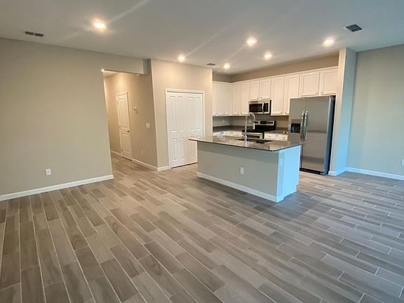 4th image of 26 Viceroy Ct #26