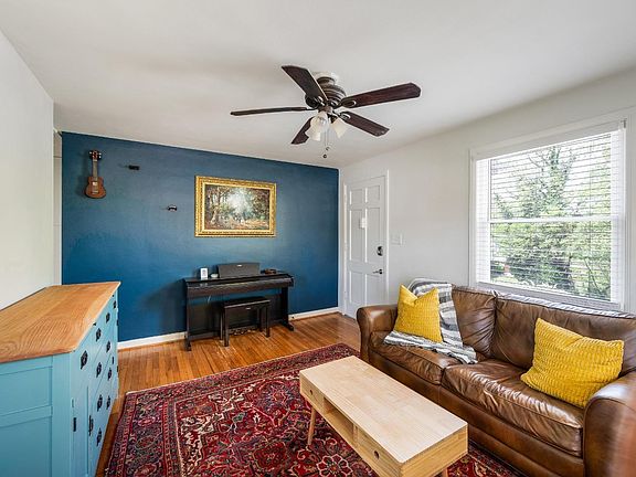 4th image of 1401 Fort Manor Dr